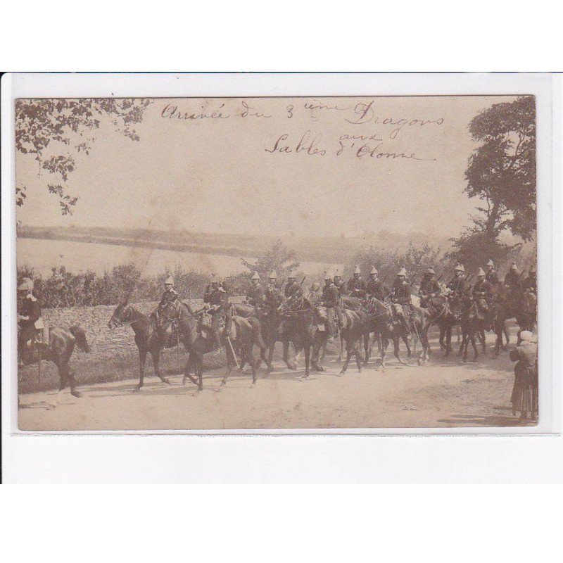 LES SABLES D'OLONNE: militaires, arrivée du 3ieme dragons - très bon état