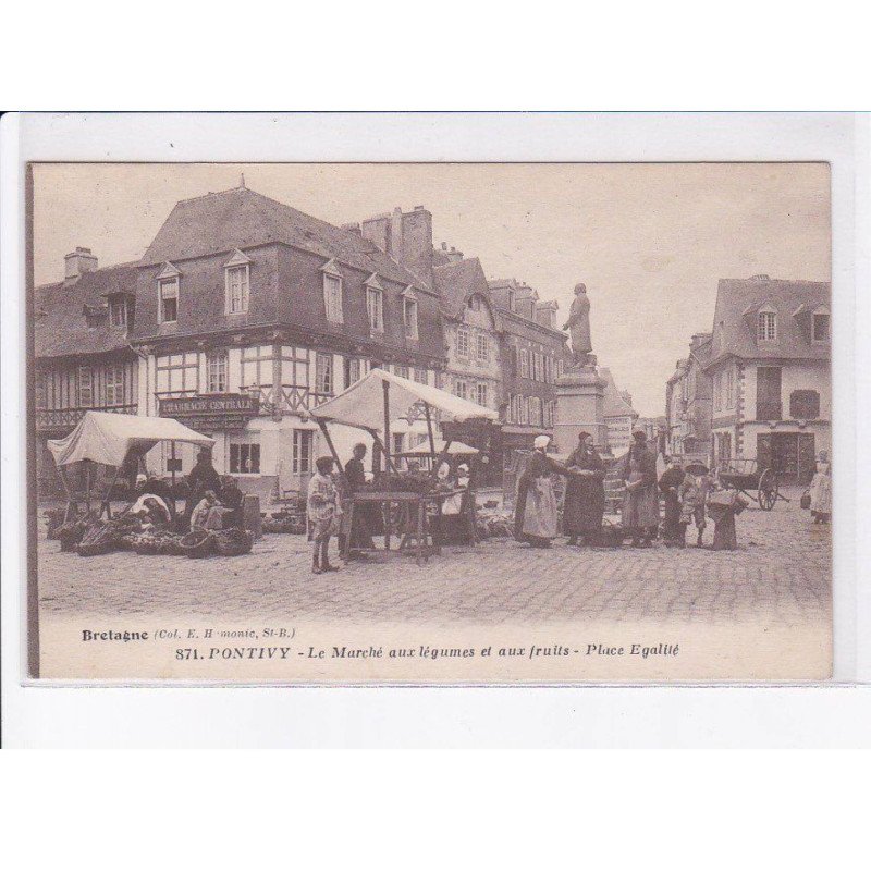 PONTIVY: le marché aux légumes et aux fruits, place égalité - très bon état