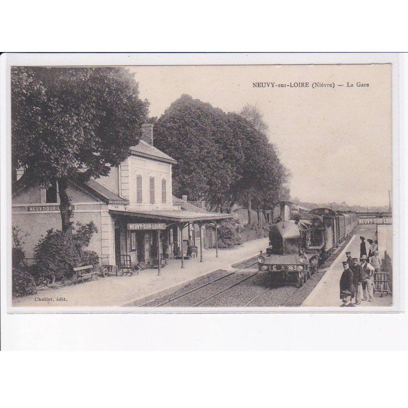 NEUVY-sur-LOIRE: la gare - très bon état