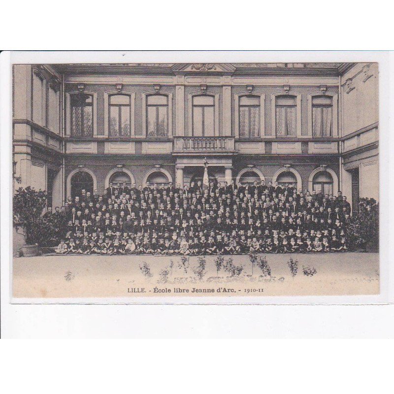 LILLE: école libre Jeanne d'arc - très bon état