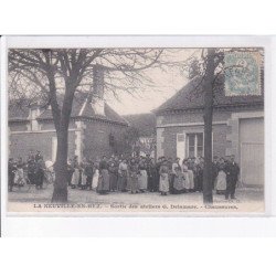 LA NEUVILLE-en-HEZ: sortie des ateliers G. Delamare, chaussures - très bon état