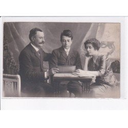 BOULOGNE-sur-MER: une famille(?) - très bon état