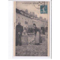 MONTREUIL-sur-MER: marché aux porcs - très bon état