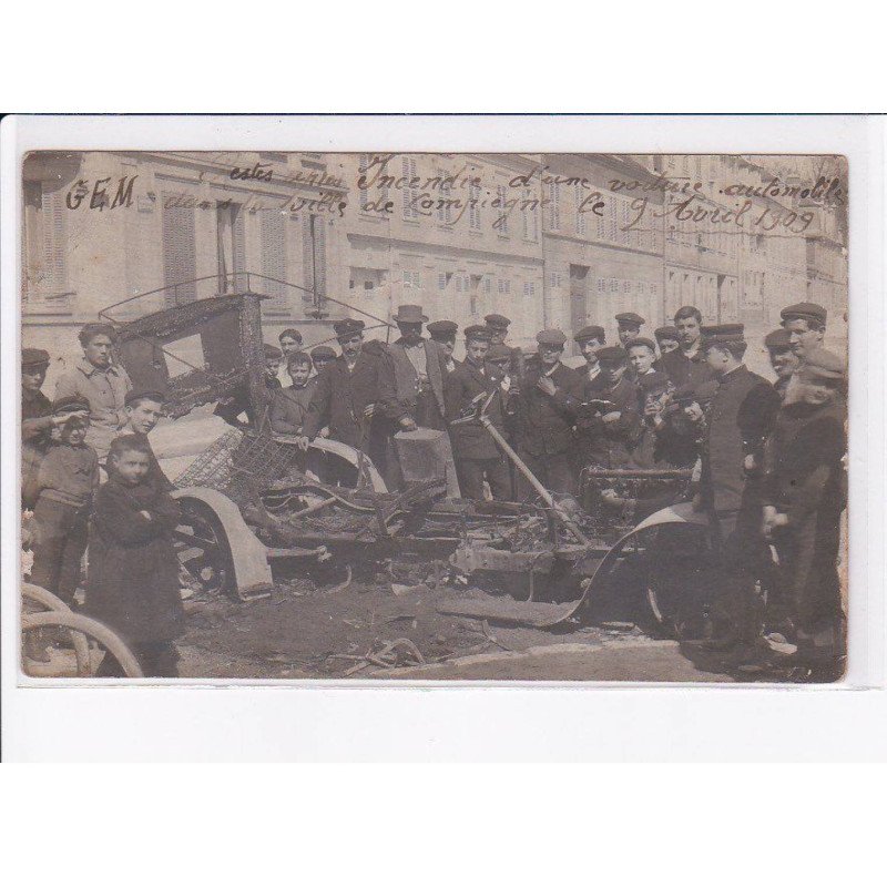 COMPIEGNE: restes après incendie d'une voiture automobile 1909 - état