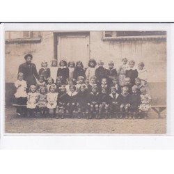 PARIS: 75011, école - très bon état