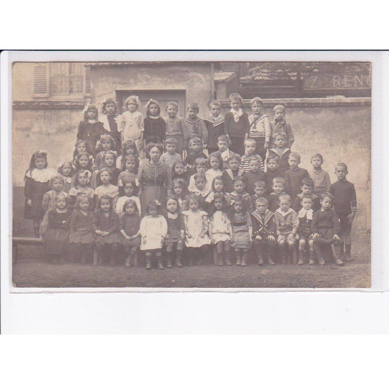 PARIS: 75011, école - très bon état