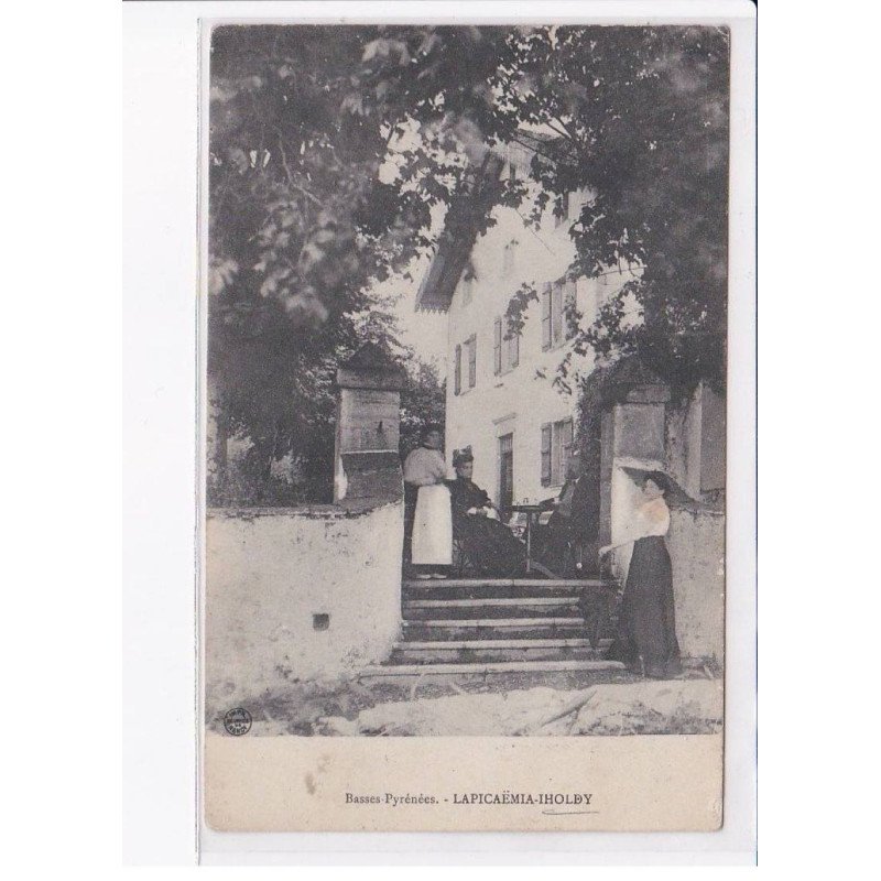 LAPICAMËMIA-IHOLBY: une scène - état