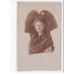 STRASBOURG: costume, femme - très bon état