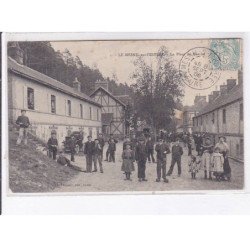 LE MESNIL-sur-L'ESTREE: la place du marché - état