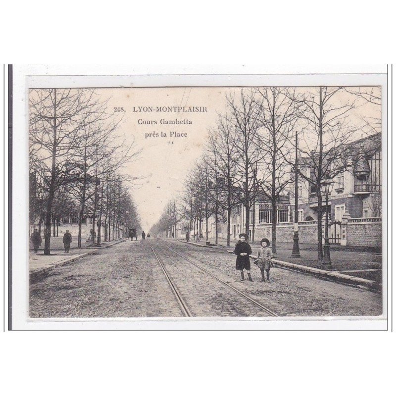 LYON-MONTPLASIR : cours gambetta pres la place - tres bon etat LYON-MONTPLASIR : cours gambetta pres la place - tres bon etat