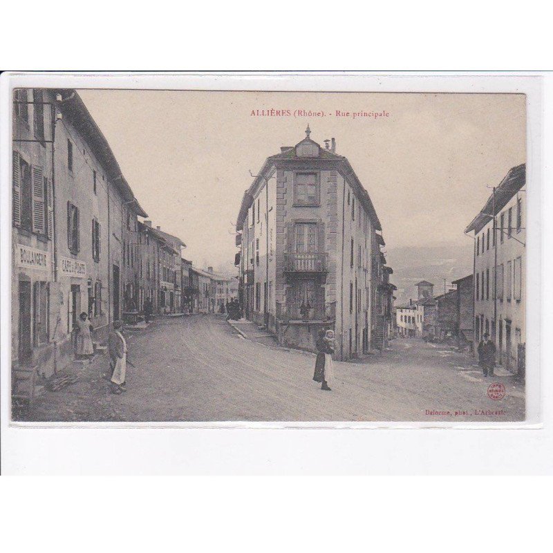 ALLIERES: rue principale - très bon état