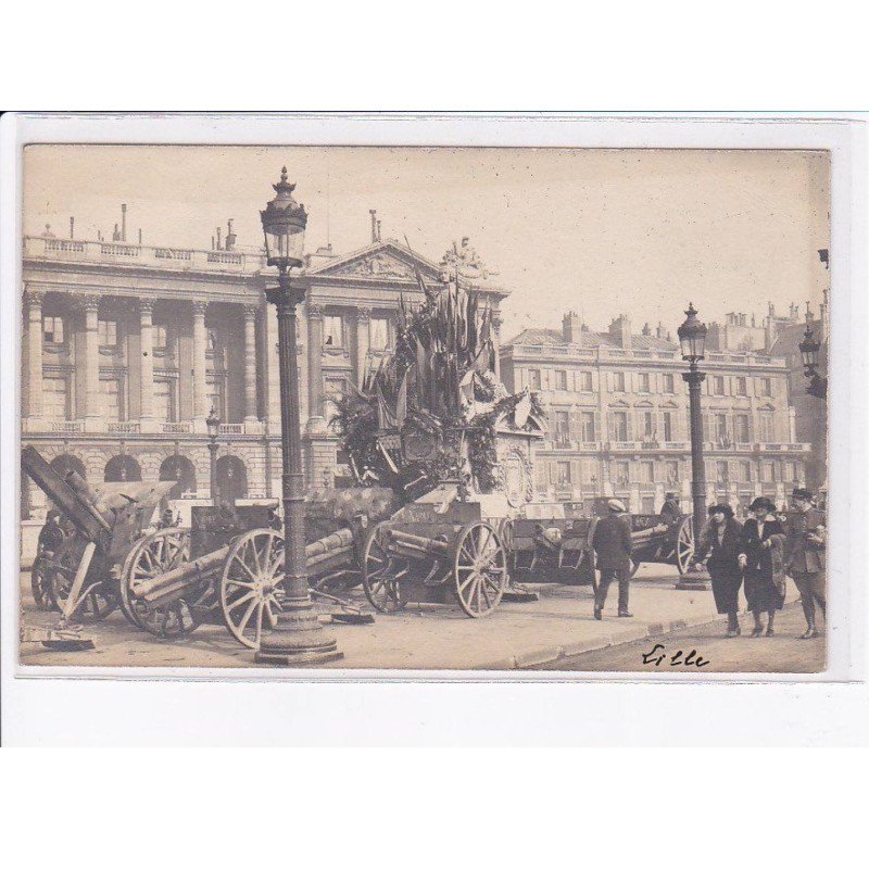 LILLE: monument, canons - état