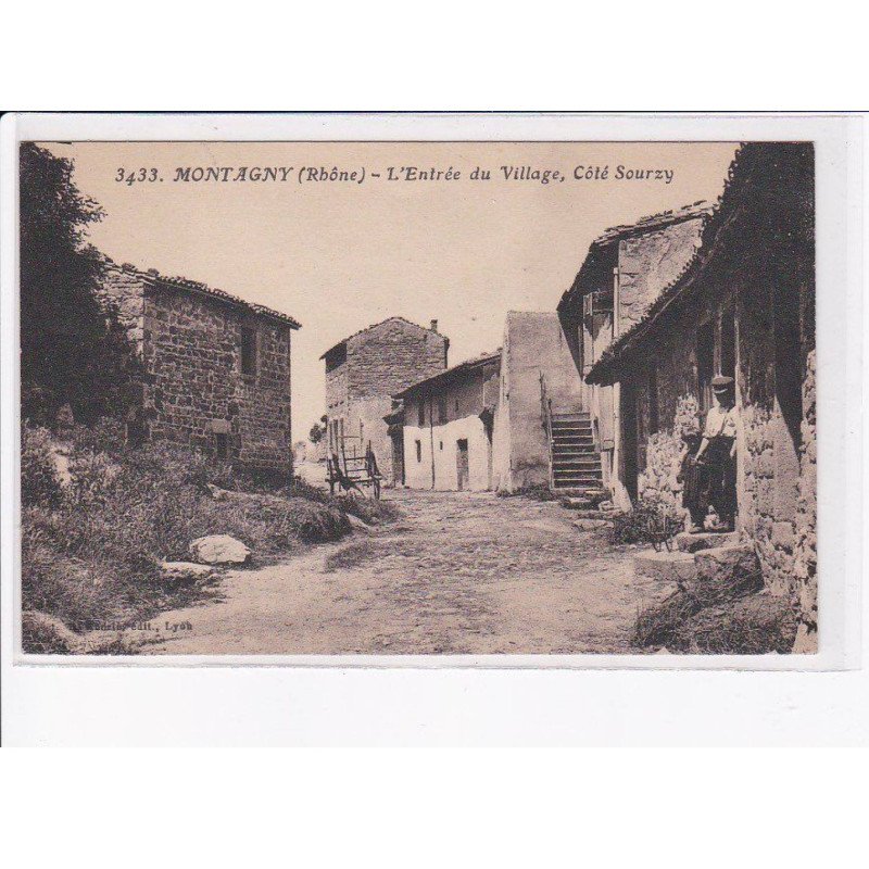 MONTAGNY: l'entrée du village, côté sourzy - très bon état