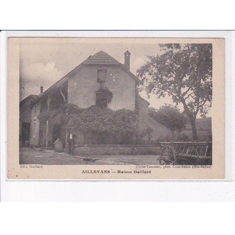 AILLEVANS: maison gaillard - état