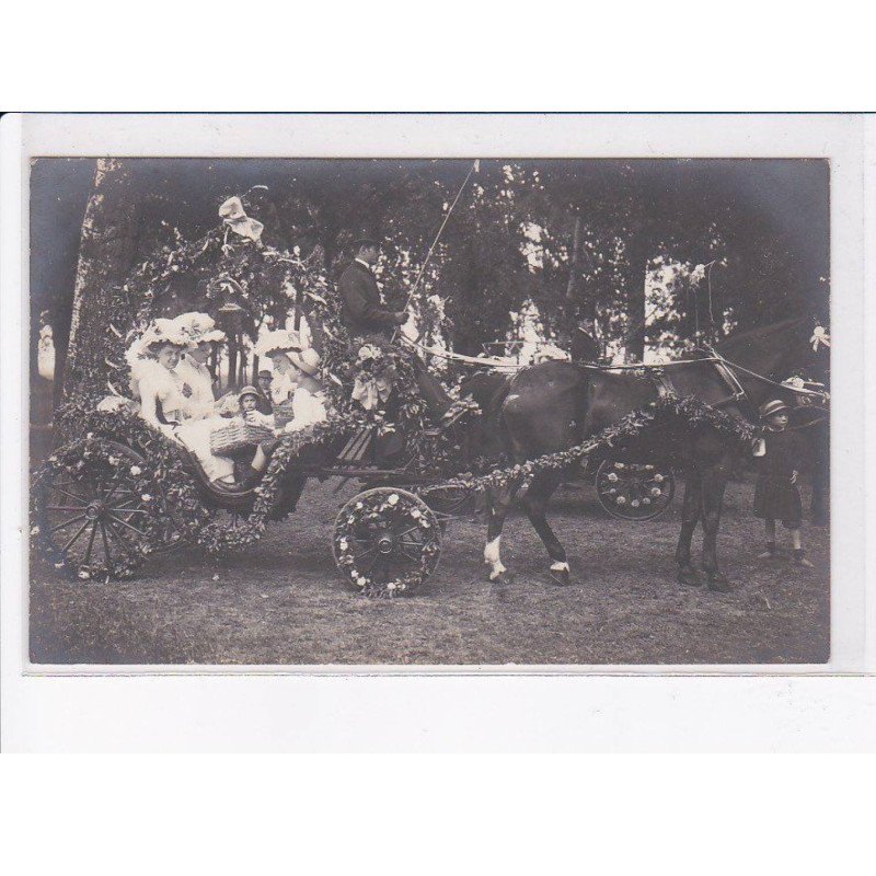 CHALON-sur-SAONE: concours hippique, char fleuri - très bon état