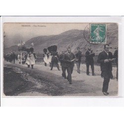 BRAMANS: une procession - état
