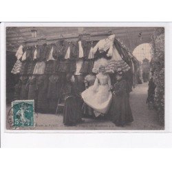 PARIS: 75003, marché du temple, une marchande - très bon état