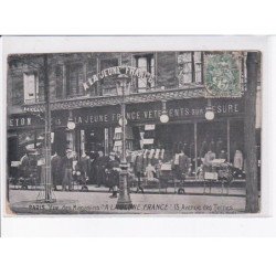 PARIS: 75017: vue des magasin "a la jeune france" - état