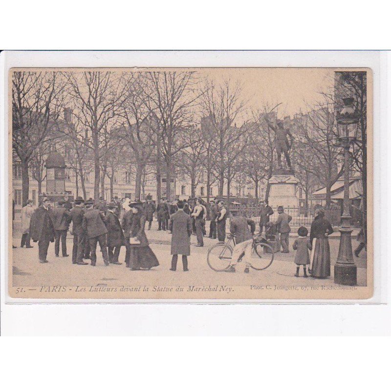 PARIS: 75018: les lutteurs devant la statue du maréchal ney - état