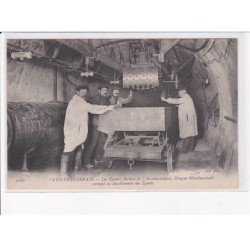 PARIS: les égouts, service de l'assainissement drague ménilmontant servant au déablement des égouts - très bon état