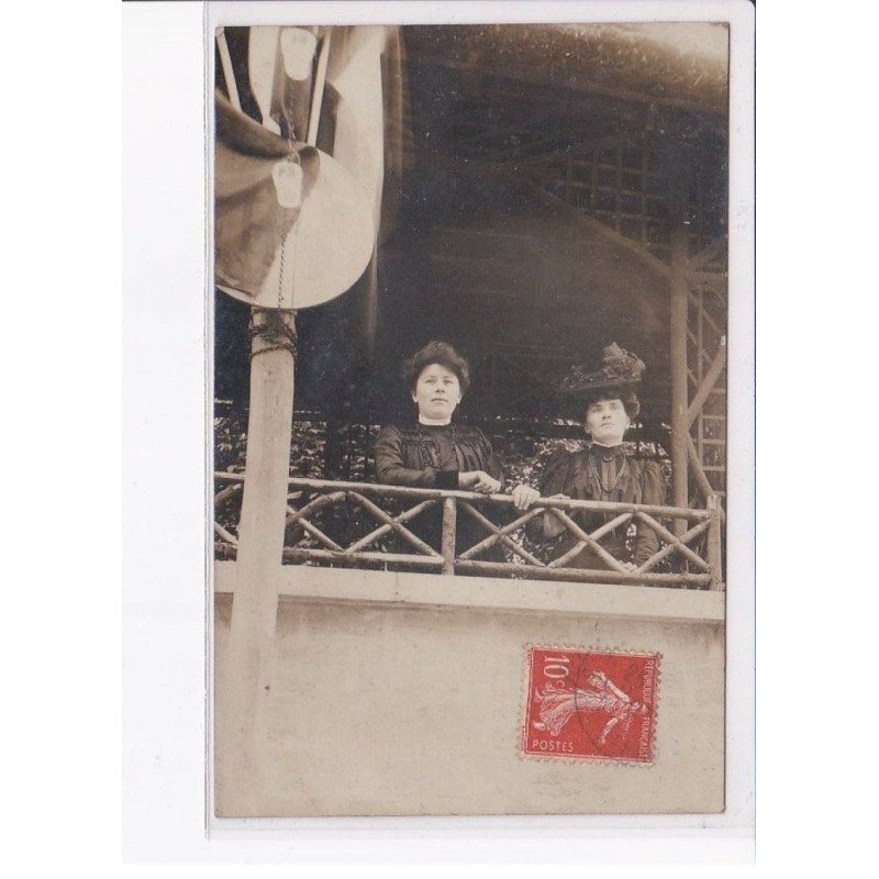 PARIS: 2 femmes - très bon état