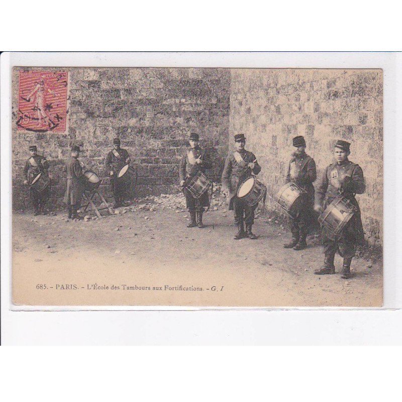 PARIS: l'école des tambours aux fortifications - très bon état