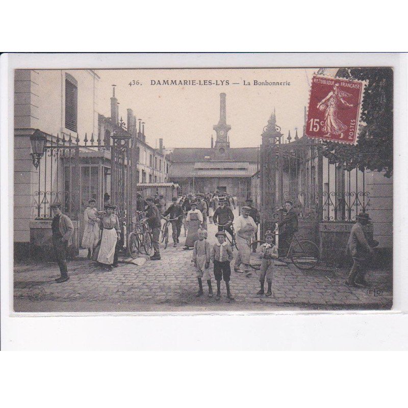 DAMMARIE-LES-LYS: la bonbonnerie - très bon état