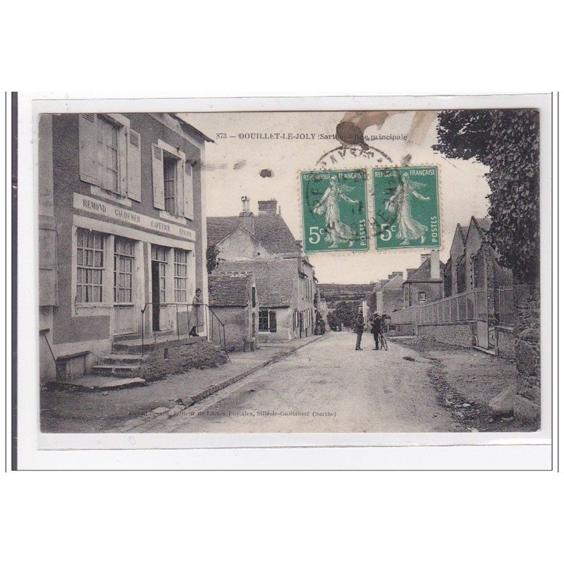 DOUILLET-le-JOLY : rue principale - tres bon etat