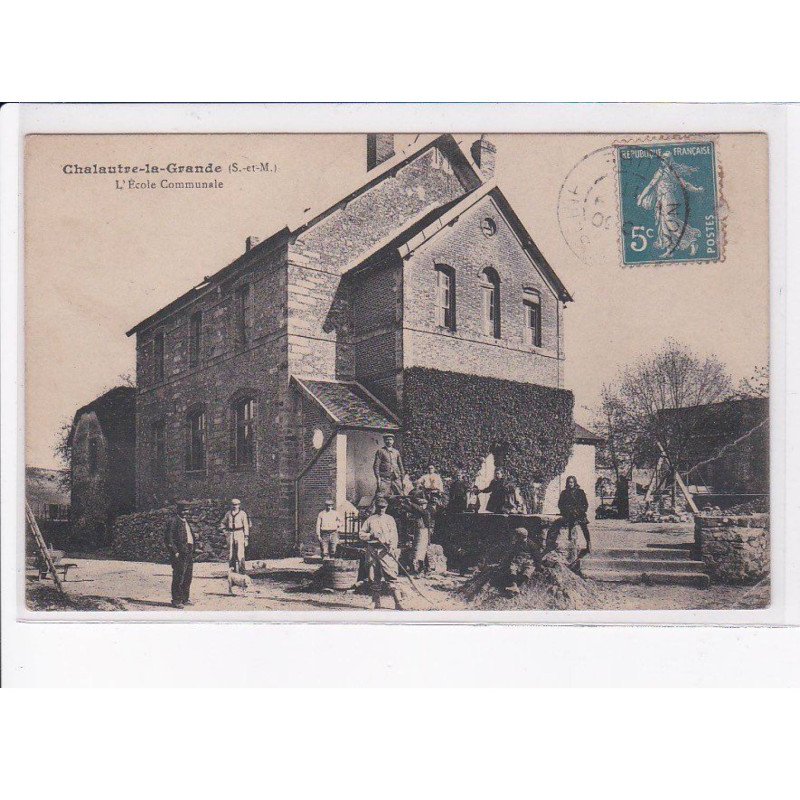 CHALAUTRE-LA-GRANDE: l'école communale - état