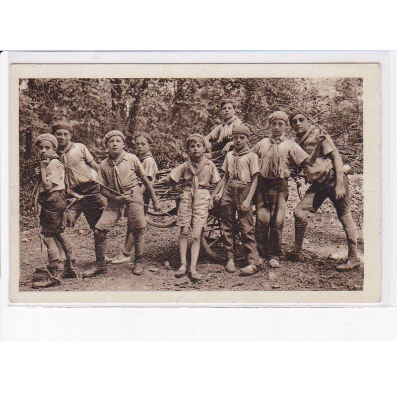 JOUY-sur-MORIN: cité notre-dame, avant le feu de camp, scout - très bon état