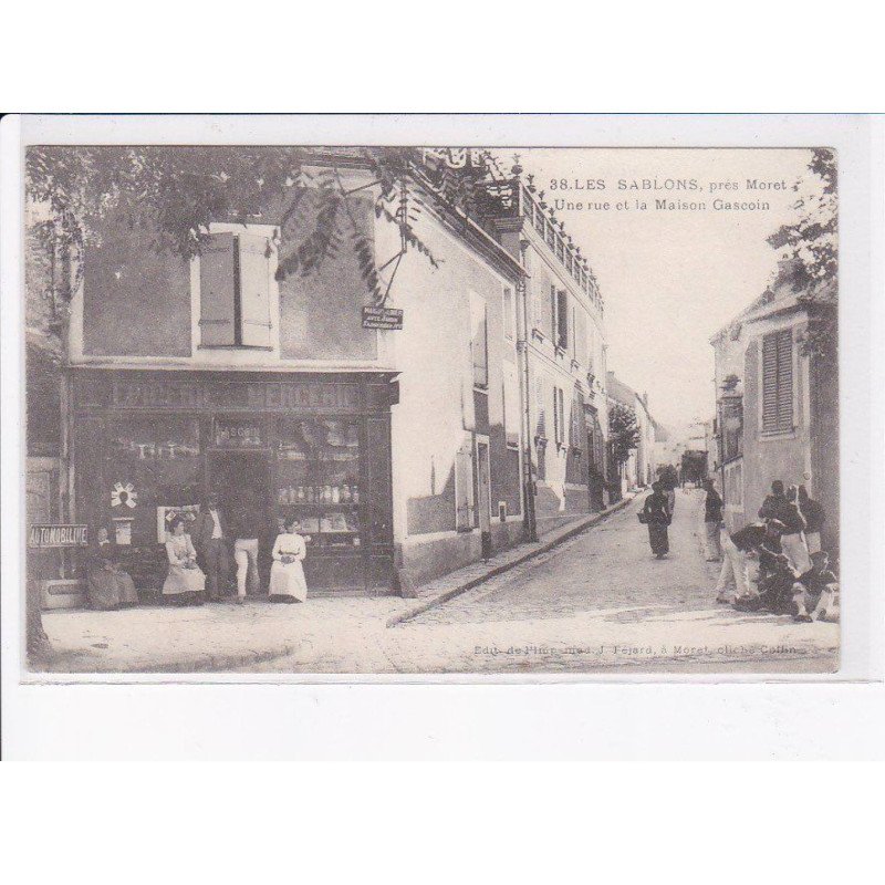 LES SABLONS: une rue et la maison gascoin - très bon état