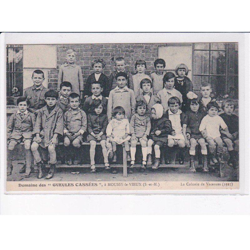 MOUSSY-le-VIEUX: domaine des "geuiles cassées", la colonie de vacances - très bon état
