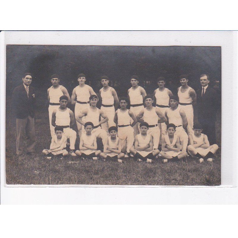 environs de MELUN: gymnastes, gymnastique, fête, sport - très bon état