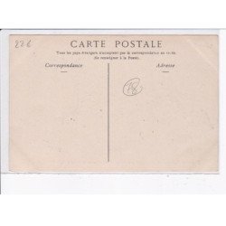 LE PERRAY: les équipages de M. le comte de potocki attendant le président de la république - très bon état