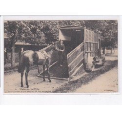 MAISON-LAFITTE: embarquement d'un cheval sur un van automobile - très bon état