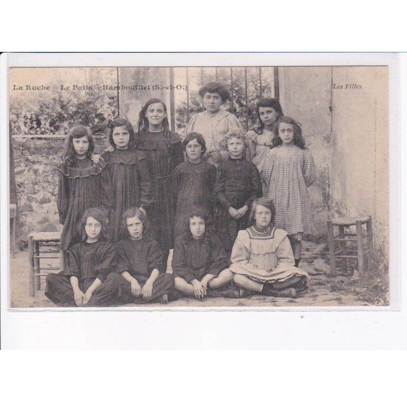 RAMBOUILLET: la ruche, le patis, les filles - très bon état