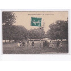 BRIOUX-sur-BOUTONNE: place du champ-de-foire - très bon état