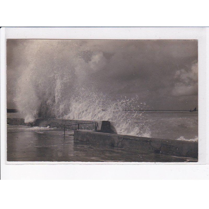 MERS: vague frappant le muret - très bon état