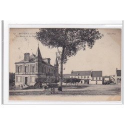MOUROUX : la mairie et la place - tres bon etat