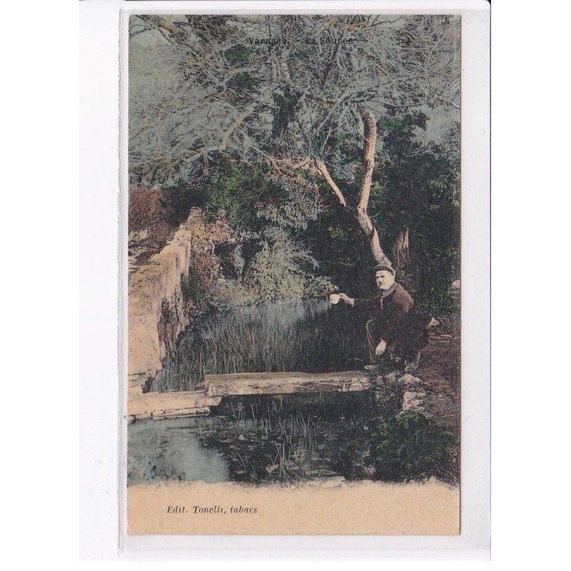 VARAGES: la source - état (décollée)