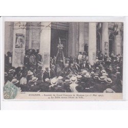AVIGNON: souvenir du grand concours de musique 1907, le défilé devant l'hôtel de ville - très bon état