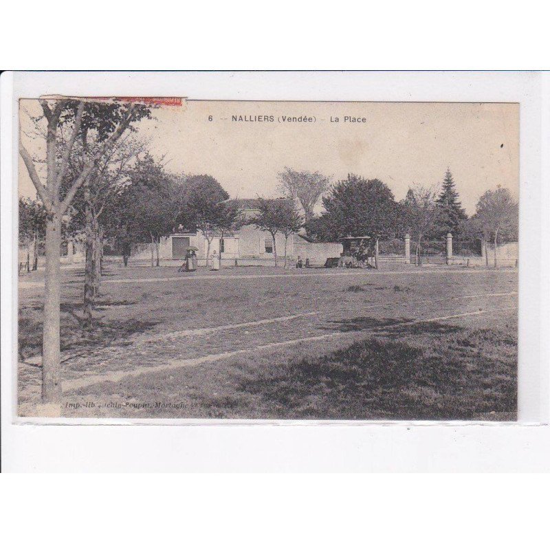 NALLIERS: la place - très bon état