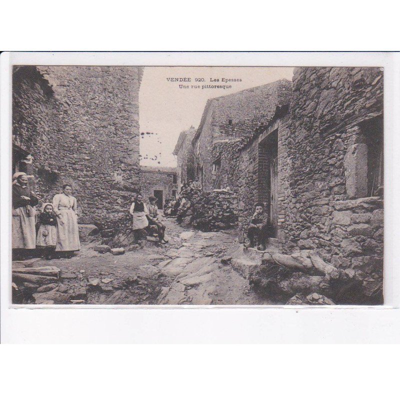 VENDEE: les epesses, une rue pittoresque - très bon état