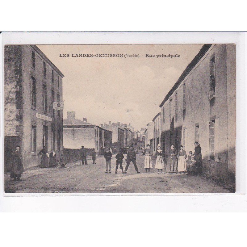 LES LANDES-GENUSSON: rue principale - très bon état