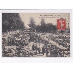 LA CHATAIGNERAIE: le champ de foire un jour de foire - très bon état