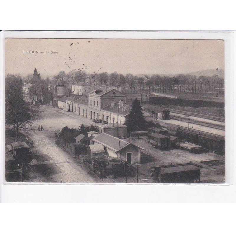 LOUDUN: la gare - très bon état
