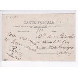 VIENNE: types et costumes du poitou, paysanne etendant son linge - état