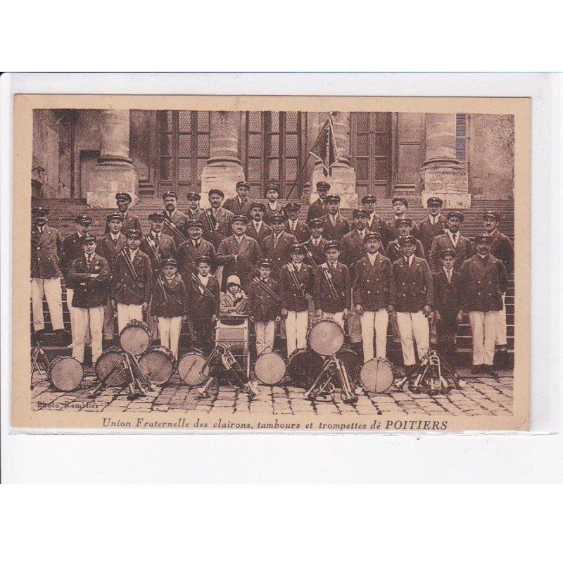 POITIERS: union fraternelle des clairons, tambours et trompettes - très bon état