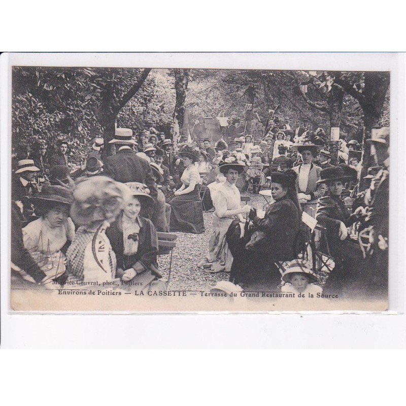 LA CASSETTE: terrasse du grand restaurant de la source - très bon état