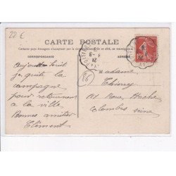 LATILLE: la place un jour de marché - très bon état